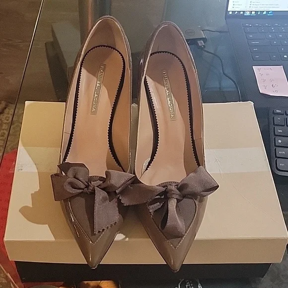 Pumps - Picture 1 of 5